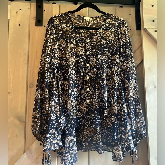 LIKE NEW Promesa Ruffle Tunic Blouse - Picture 1 of 6